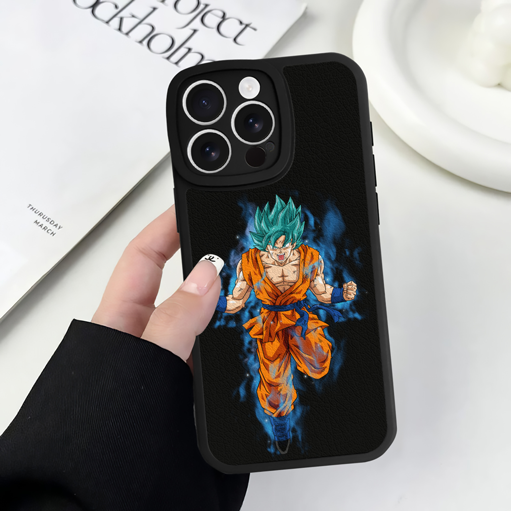 （画像用） ドラゴンボール 孫 悟飯（そんごはん）DRAGON BALL Son Gohan 【iPhone 16シリーズ対応】シリコンスマホケース（レザー調） 材質：シリコン